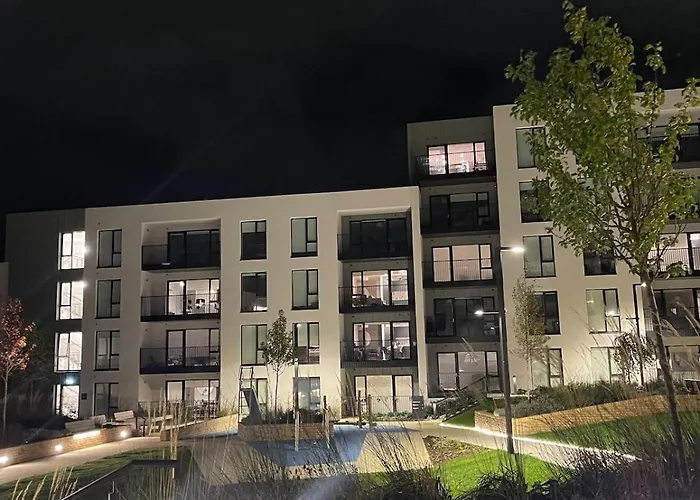 Ensuite Room-close To Airport *