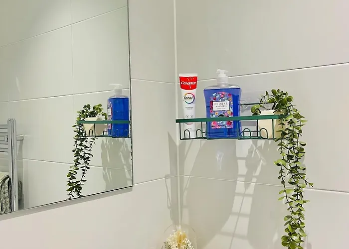 Ensuite Room-close To Airport Apartmán